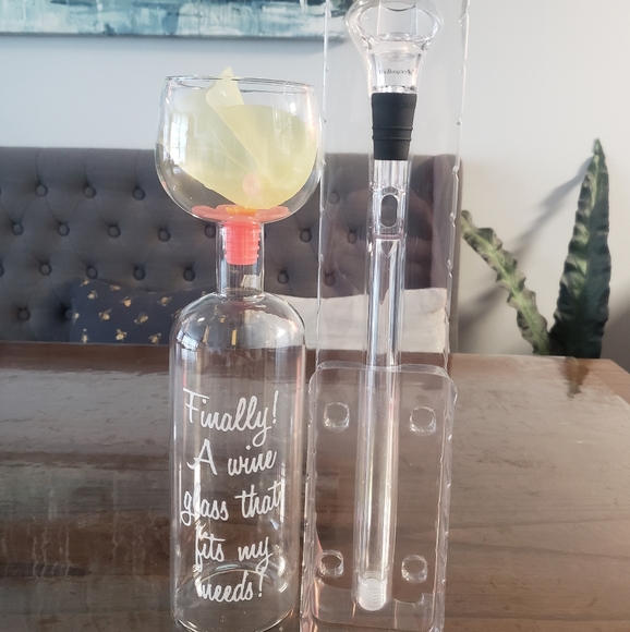 Wine bottle glass & 3 in 1 chill stick - Picture 2 of 2